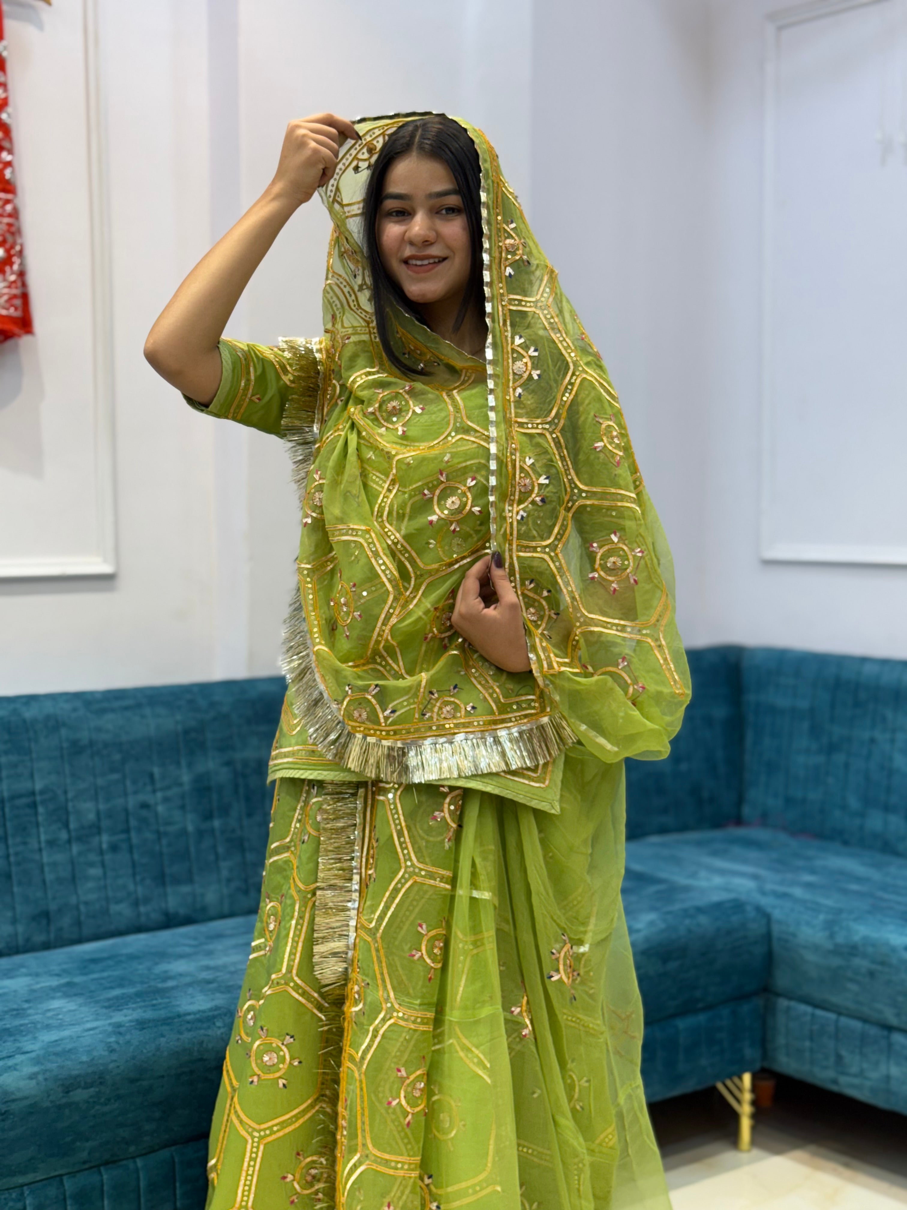 Sikhiya poshak