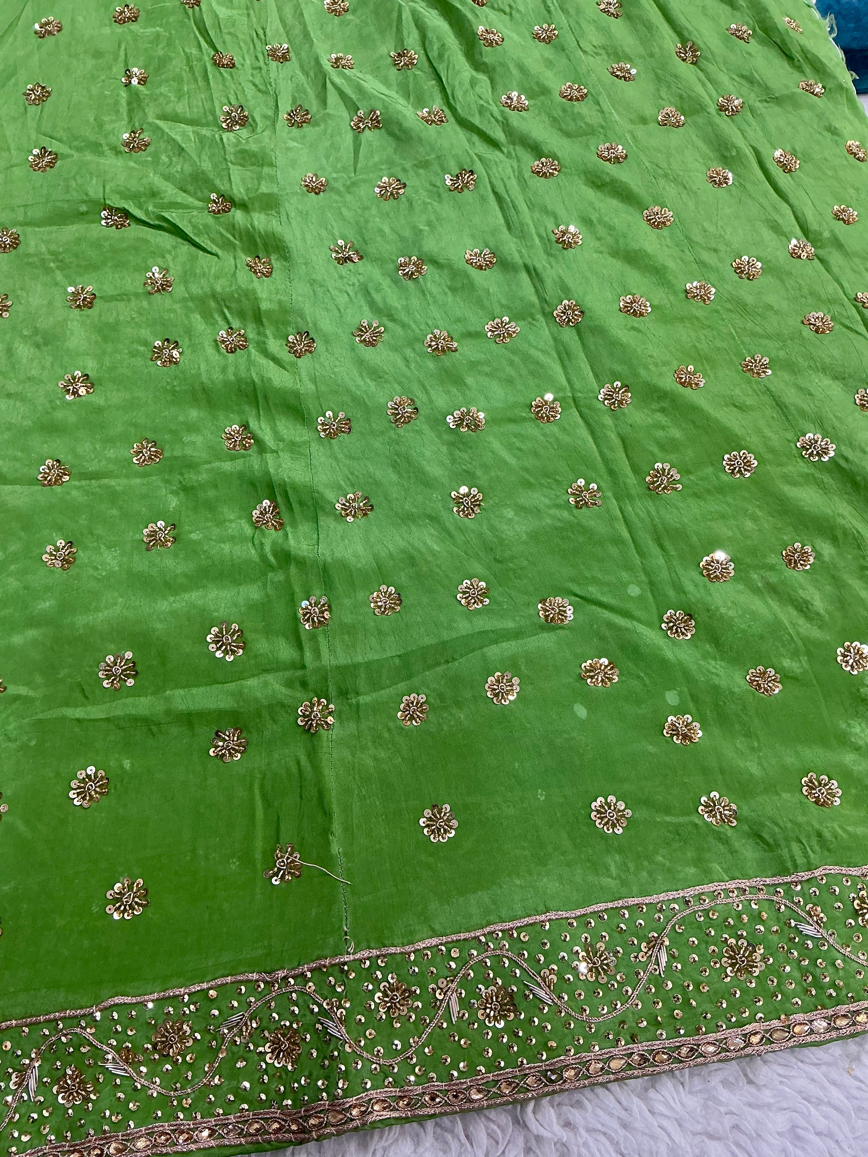 Mehndi rajputi poshak